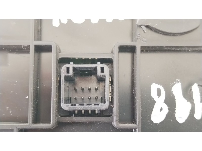 Recambio de mando climatizador para toyota yaris (_p13_) 1.5 hybrid (nhp130_) referencia OEM IAM 559000D800C3  