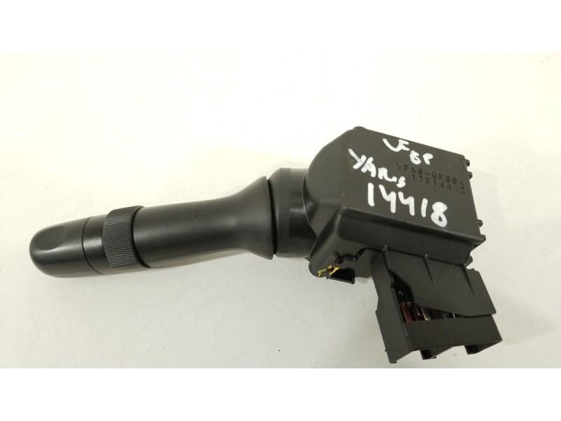Recambio de mando limpia para toyota yaris (_p13_) 1.5 hybrid (nhp130_) referencia OEM IAM 846520D190  