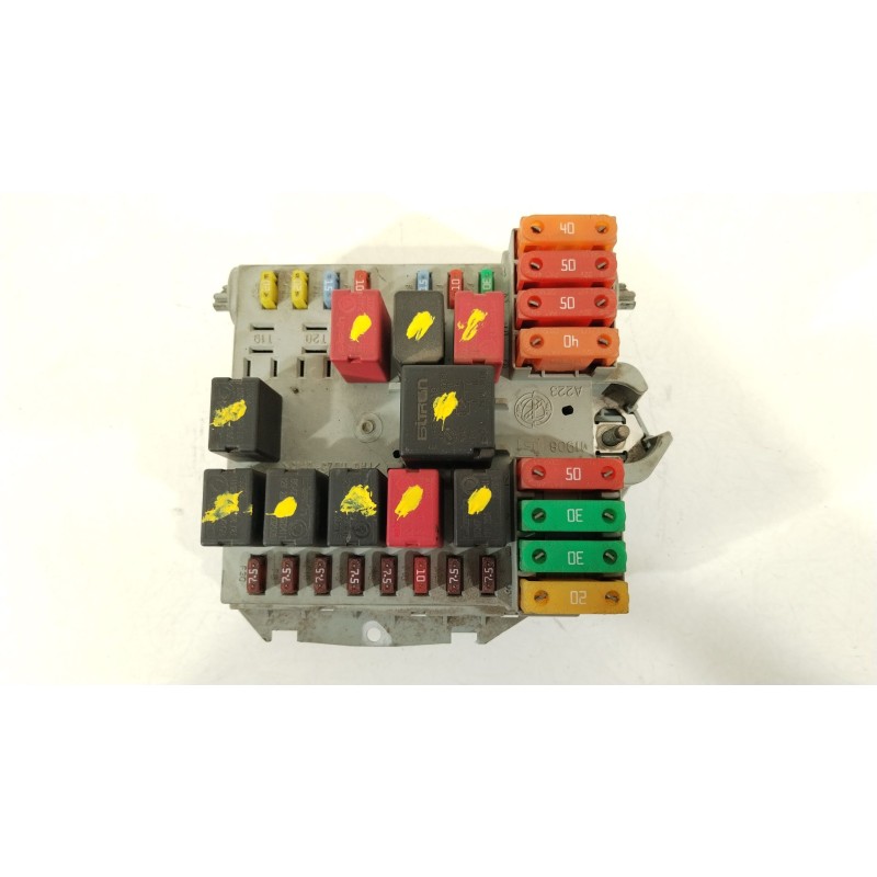 Recambio de caja reles / fusibles para fiat bravo ii (198_) 1.9 d multijet (198axb1a) referencia OEM IAM 51775688  