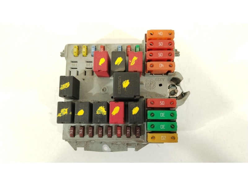 Recambio de caja reles / fusibles para fiat bravo ii (198_) 1.9 d multijet (198axb1a) referencia OEM IAM 51775688  