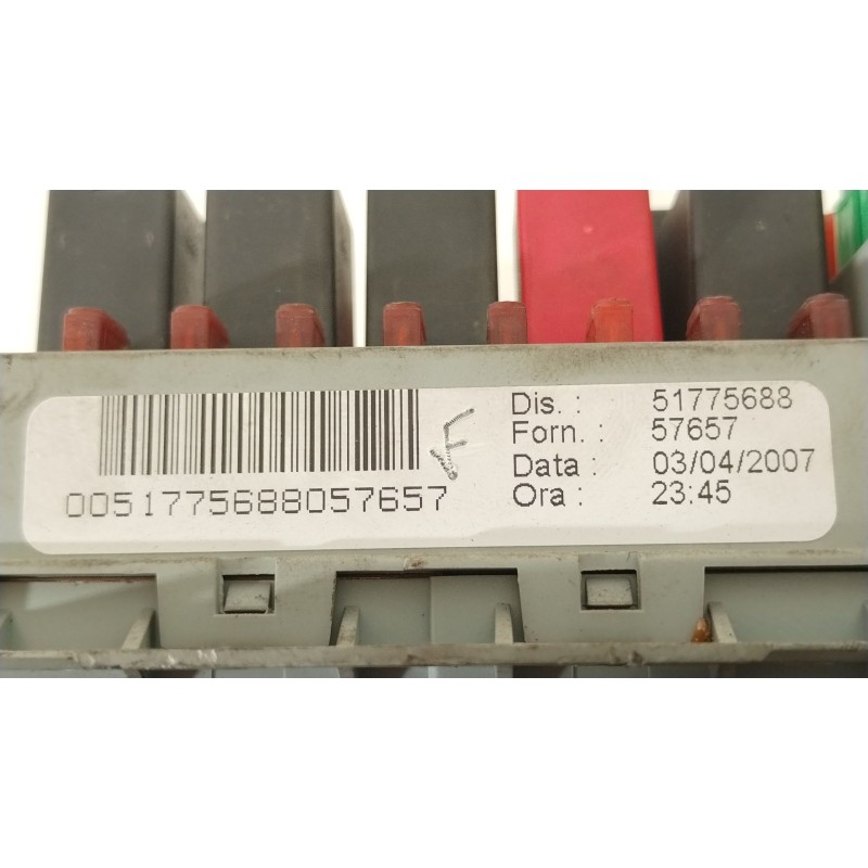 Recambio de caja reles / fusibles para fiat bravo ii (198_) 1.9 d multijet (198axb1a) referencia OEM IAM 51775688  