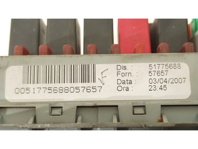 Recambio de caja reles / fusibles para fiat bravo ii (198_) 1.9 d multijet (198axb1a) referencia OEM IAM 51775688  