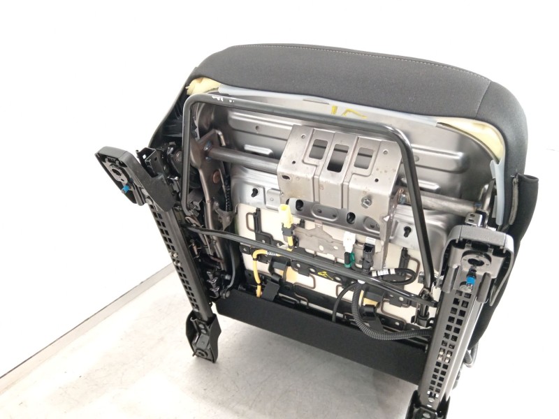 Recambio de asiento delantero derecho para kia sorento () referencia OEM IAM 88400P2120MQV 88600P4AH0 88200P2020MQV
