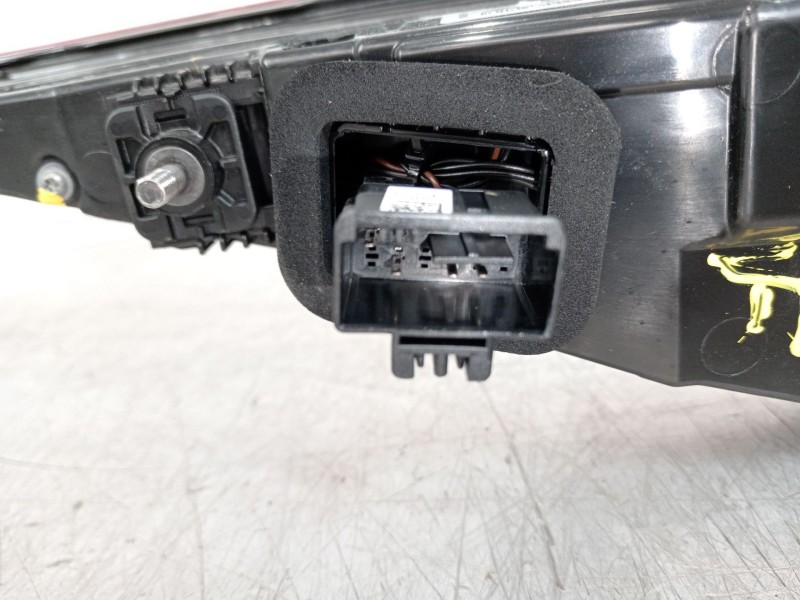 Recambio de piloto trasero central para cupra leon (kl1, ku1, kug) 2.0 tsi referencia OEM IAM 5FA945307M LC53539 