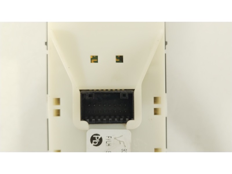 Recambio de mando elevalunas delantero izquierdo para kia sorento () referencia OEM IAM 93571P2420WK  