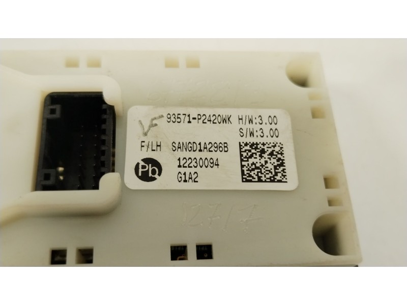 Recambio de mando elevalunas delantero izquierdo para kia sorento () referencia OEM IAM 93571P2420WK  