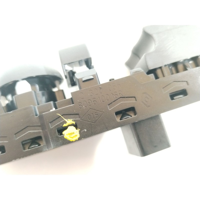 Recambio de mando elevalunas delantero izquierdo para renault scénic iii (jz0/1_) 1.2 tce referencia OEM IAM 809610016R  