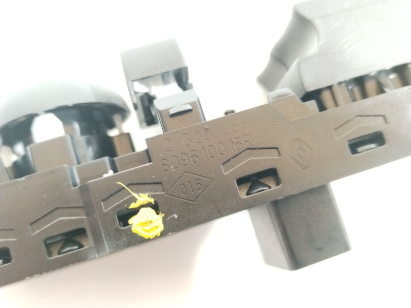 Recambio de mando elevalunas delantero izquierdo para renault scénic iii (jz0/1_) 1.2 tce referencia OEM IAM 809610016R  