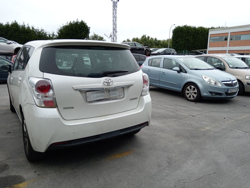 toyota verso (_r2_) del año 2013