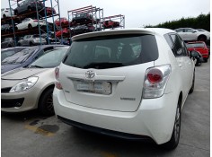 toyota verso (_r2_) del año 2013 2