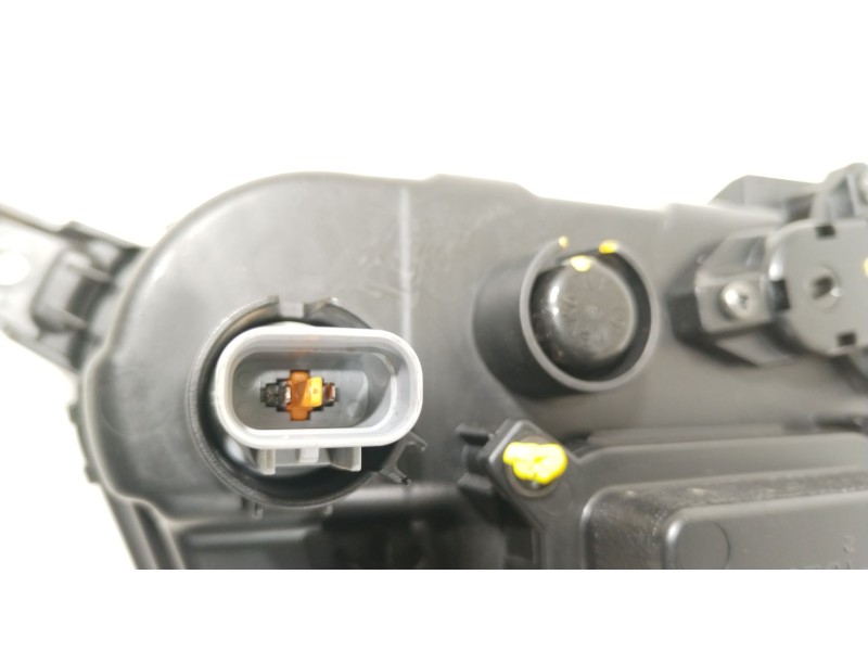 Recambio de faro antiniebla derecho para kia sorento () referencia OEM IAM 92202P2000  