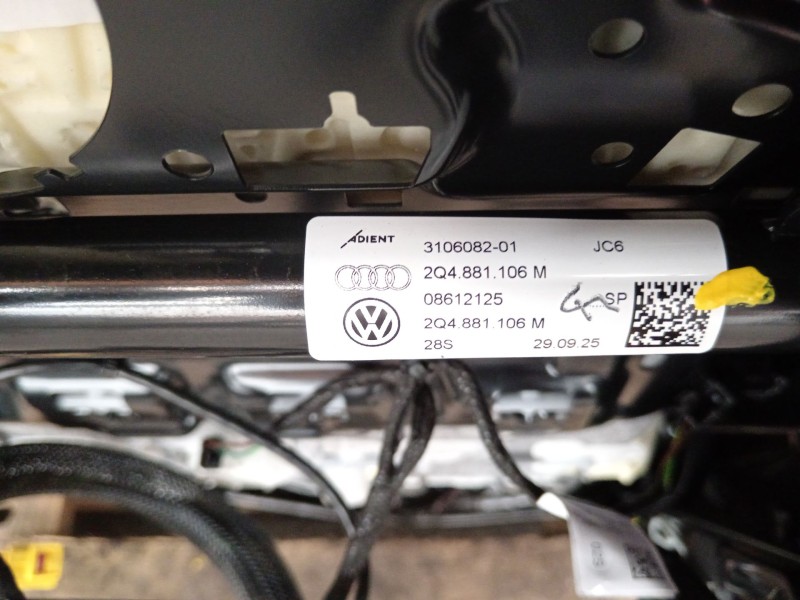 Recambio de asiento delantero derecho para seat arona (kj7, kjp) 1.0 tgi referencia OEM IAM 2Q4881106M  