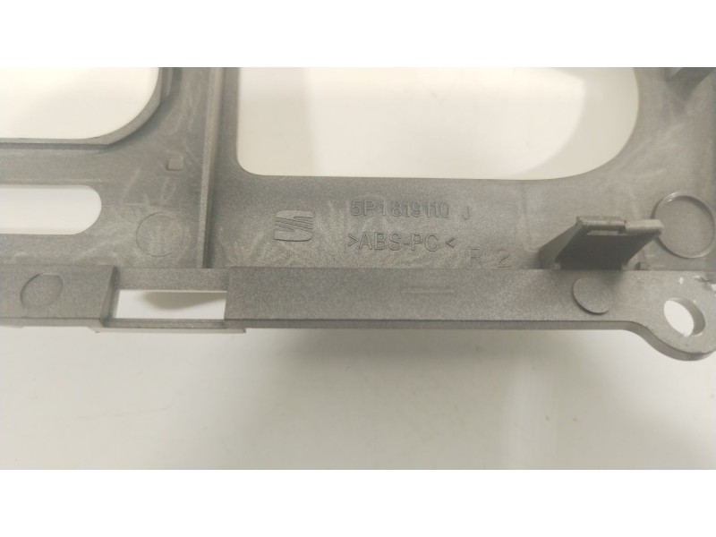 Recambio de rejilla aireadora para seat altea (5p1) 2.0 tdi 16v referencia OEM IAM 5P1819110J  