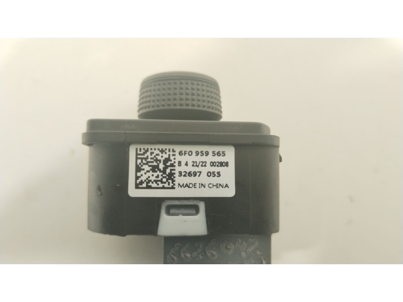 Recambio de mando retrovisor para seat ibiza (kj1) fr referencia OEM IAM 6F0959565  