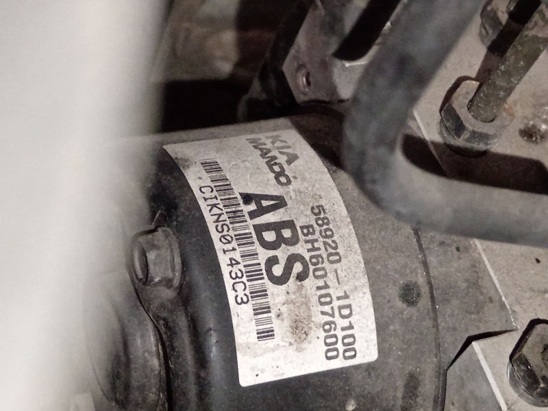 Recambio de abs para kia carens iii monospace (un) 2.0 crdi 115 referencia OEM IAM 589201D100 BH60107600 