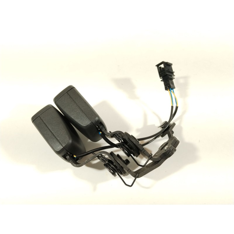 Recambio de enganche cinturon trasero central para cupra leon (kl1, ku1, kug) 2.0 tsi referencia OEM IAM 5FA857739  