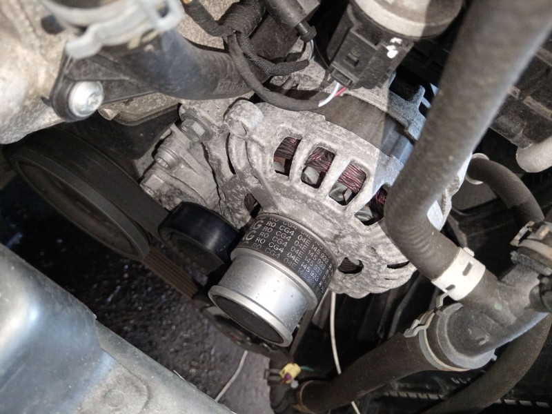 Recambio de alternador para seat leon (5f1) 1.2 tsi referencia OEM IAM 04E903015A  
