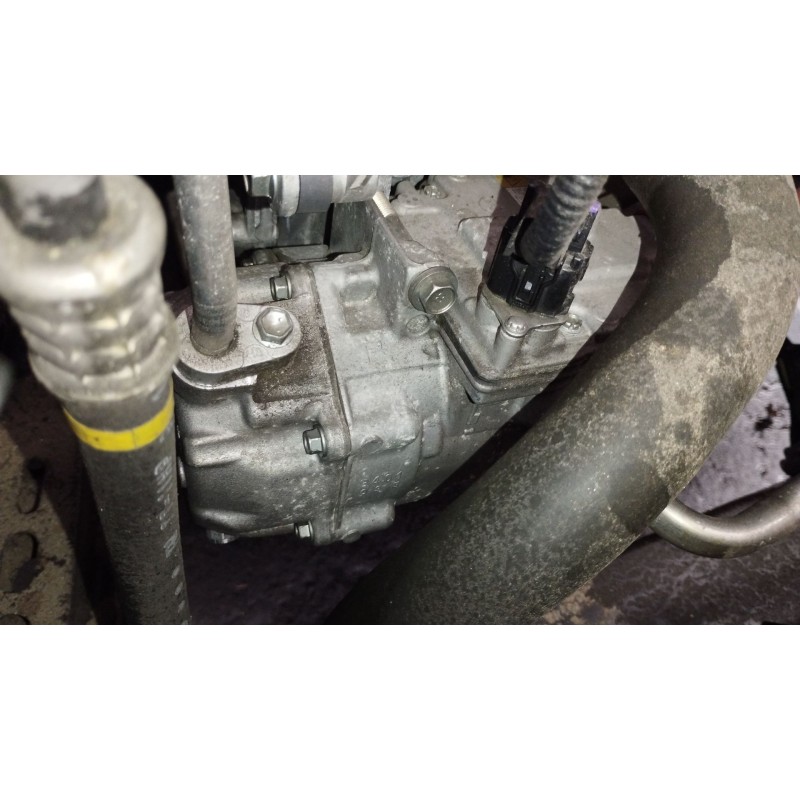 Recambio de compresor aire acondicionado para toyota auris (_e18_) 1.8 hybrid (zwe186_) referencia OEM IAM 422001330 ES14C 