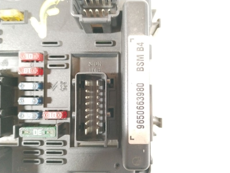 Recambio de caja reles / fusibles para peugeot 307 cc (3b) 2.0 16v referencia OEM IAM 9650663980 BSMB4 33779804