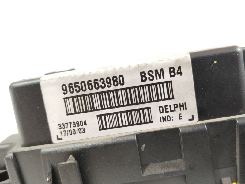 Recambio de caja reles / fusibles para peugeot 307 cc (3b) 2.0 16v referencia OEM IAM 9650663980 BSMB4 33779804