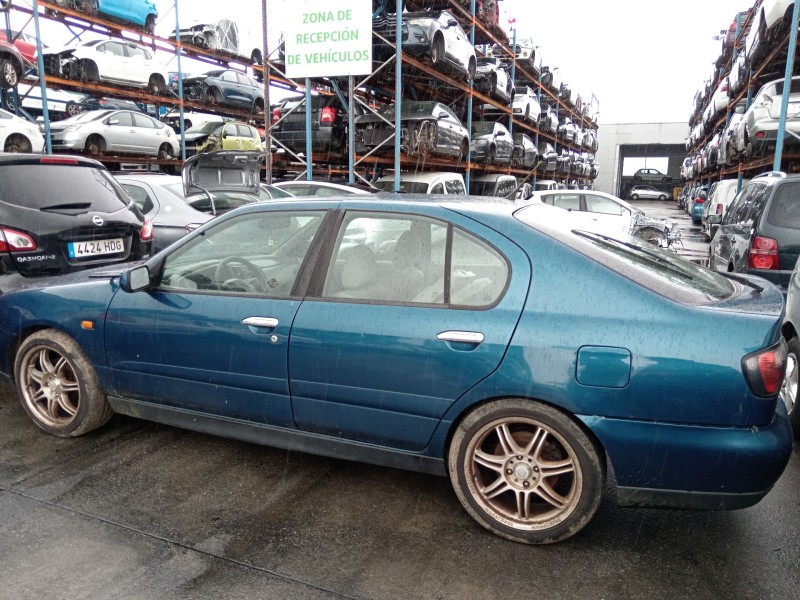 nissan primera hatchback (p11) del año 2000