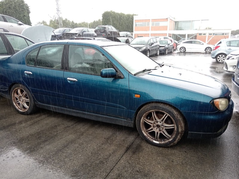 nissan primera hatchback (p11) del año 2000
