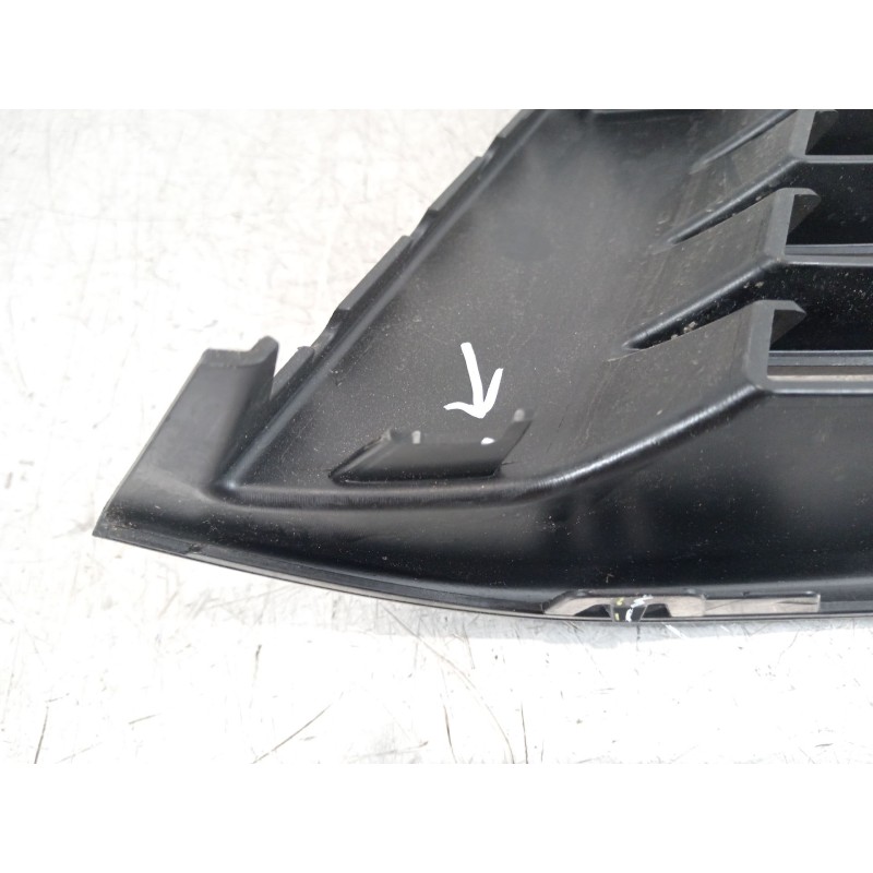 Recambio de rejilla paragolpes derecha para peugeot traveller autobús (v_) 2.0 bluehdi 145 referencia OEM IAM 9811713877 1594081