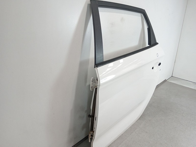 Recambio de puerta trasera izquierda para kia carens iv 1.7 crdi referencia OEM IAM 77003A4000  