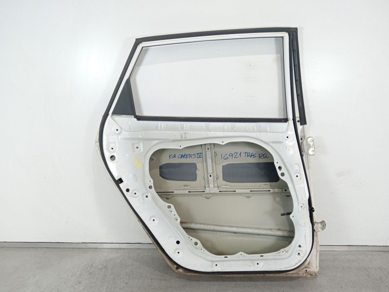 Recambio de puerta trasera izquierda para kia carens iv 1.7 crdi referencia OEM IAM 77003A4000  