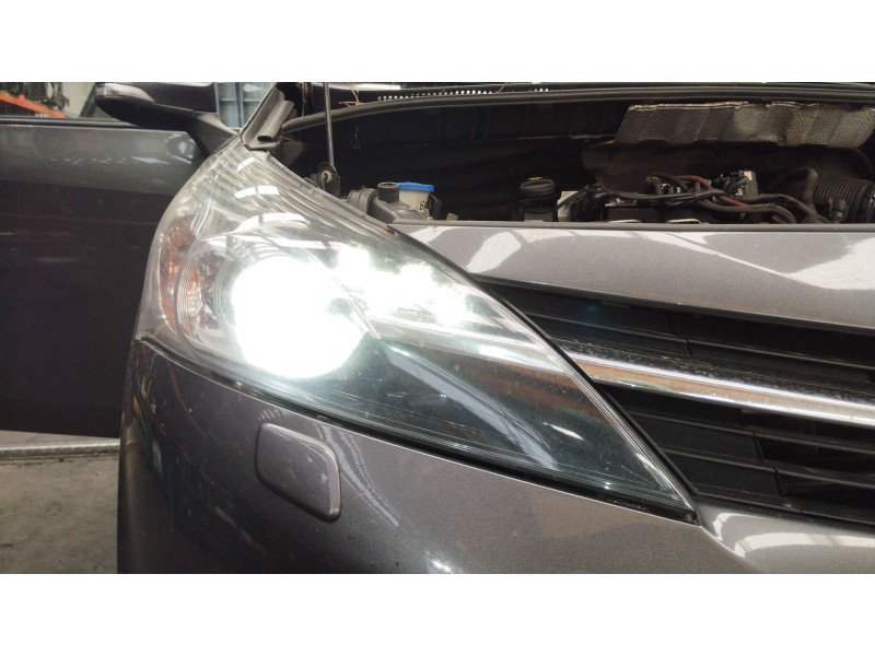 Recambio de faro derecho para toyota verso (_r2_) 1.6 d4-d (war20_) referencia OEM IAM 811100F181  