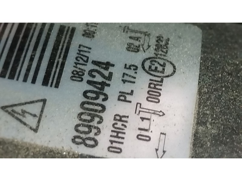 Recambio de faro derecho para toyota auris (_e18_) 1.4 d-4d (nde180_) referencia OEM IAM 8113002J61 89909424 