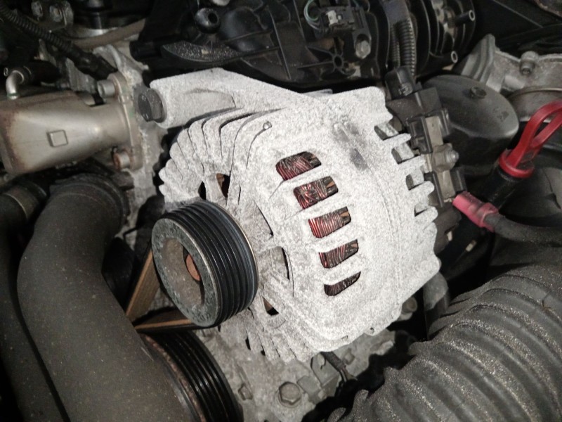 Recambio de alternador para bmw 1 (e81) 116 d referencia OEM IAM 7802261  