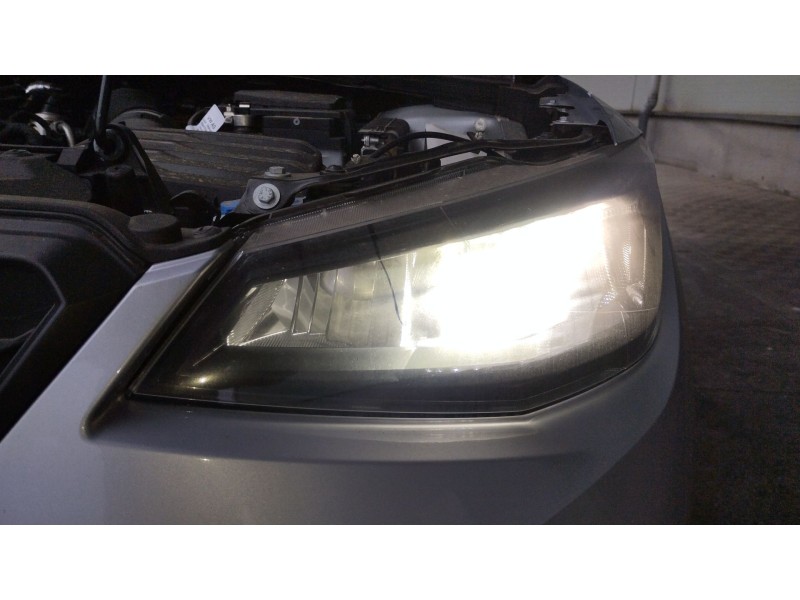 Recambio de faro izquierdo para seat arona referencia OEM IAM 6F1941005E  