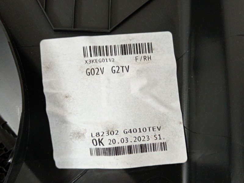 Recambio de guarnecido puerta delantera derecha para hyundai i30 (pde, pd, pden) 1.5 referencia OEM IAM 82302G4010  