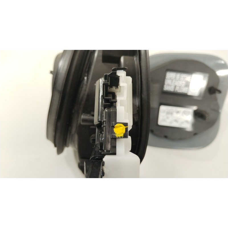 Recambio de tapa exterior combustible para nissan qashqai iii (j12) 1.3 dig-t referencia OEM IAM 781206UA0A 788326UA0H 