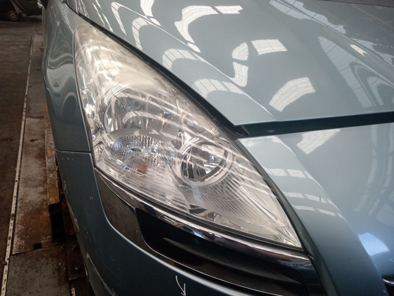 Recambio de faro derecho para peugeot 5008 (0u_, 0e_) 2.0 hdi 150 / bluehdi 150 referencia OEM IAM   