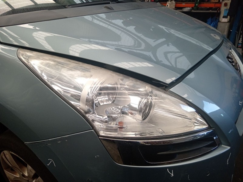 Recambio de faro derecho para peugeot 5008 (0u_, 0e_) 2.0 hdi 150 / bluehdi 150 referencia OEM IAM   