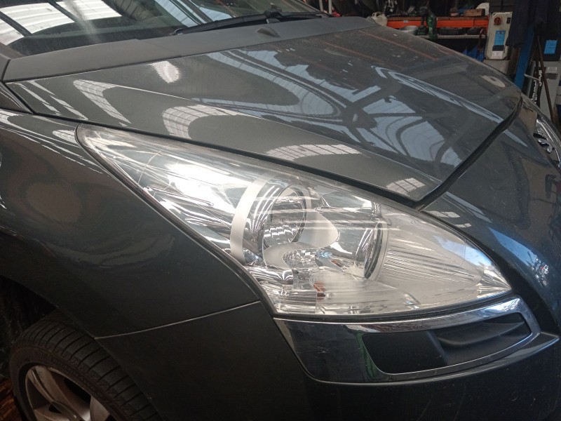 Recambio de faro derecho para peugeot 5008 (0u_, 0e_) 1.6 hdi referencia OEM IAM   