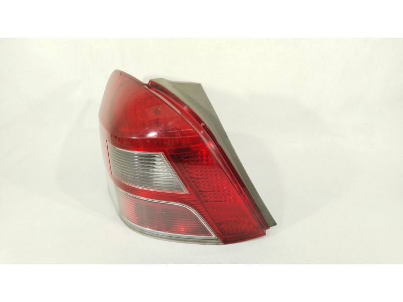 Recambio de piloto trasero izquierdo para toyota yaris (_p9_) 1.4 d-4d (nlp90_) referencia OEM IAM 815510D251  