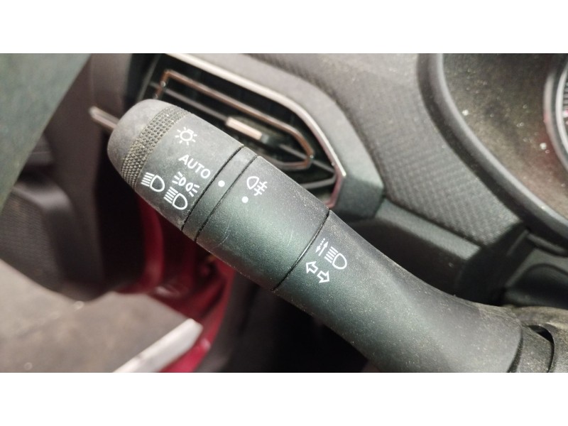 Recambio de mando luces para dacia sandero iii 1.0 sce 65 referencia OEM IAM 255679970R  