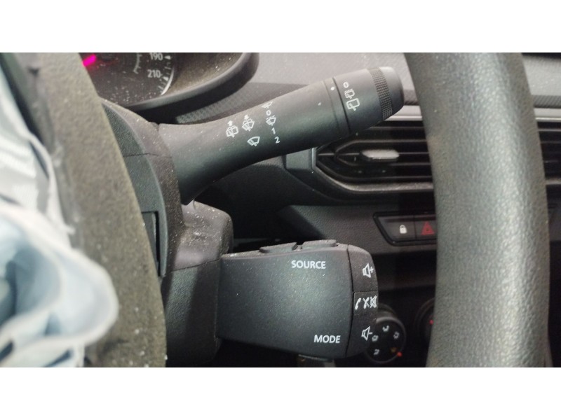 Recambio de mando luces para dacia sandero iii 1.0 sce 65 referencia OEM IAM 255679970R  