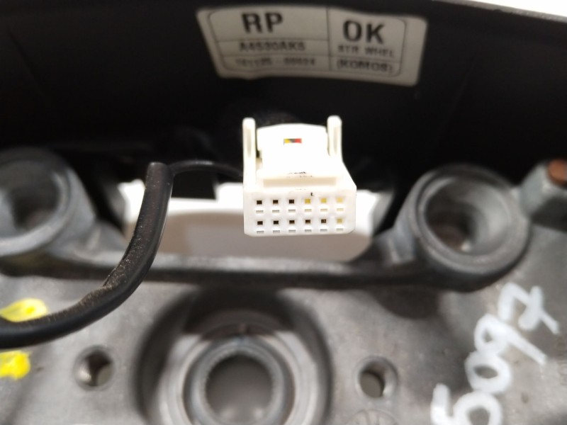 Recambio de volante para kia carens iv 1.6 gdi referencia OEM IAM 56100A4530AK5 56140A4000 