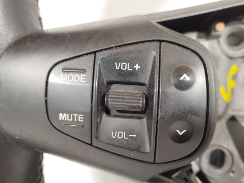 Recambio de volante para kia carens iv 1.6 gdi referencia OEM IAM 56100A4530AK5 56140A4000 
