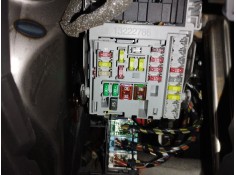 Recambio de caja reles / fusibles para opel insignia berlina cosmo referencia OEM IAM 13222786  