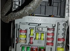Recambio de caja reles / fusibles para opel insignia berlina cosmo referencia OEM IAM 13222786   2
