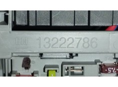 Recambio de caja reles / fusibles para opel astra j sedán 1.7 cdti (69) referencia OEM IAM 13222786   2