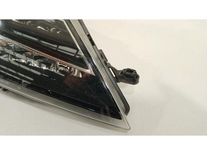 Recambio de faro derecho para seat leon st (5f8) 2.0 cupra referencia OEM IAM 5F1941008L 90100840 7P5941591AJ