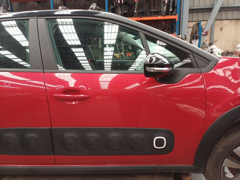 Recambio de puerta delantera derecha para citroën c3 iii (sx) 1.2 thp 110 referencia OEM IAM   
