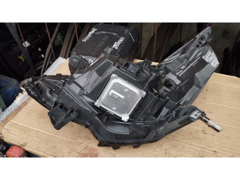 Recambio de faro derecho para renault clio v (b7_) 1.3 tce 130 (b7mf) referencia OEM IAM 280107933R  