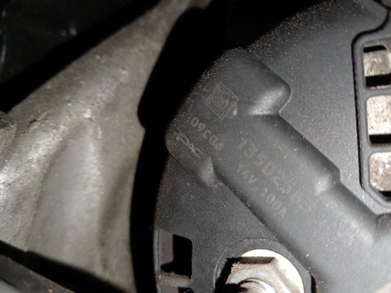 Recambio de alternador para opel insignia a (g09) 2.0 cdti (68) referencia OEM IAM 13502583  
